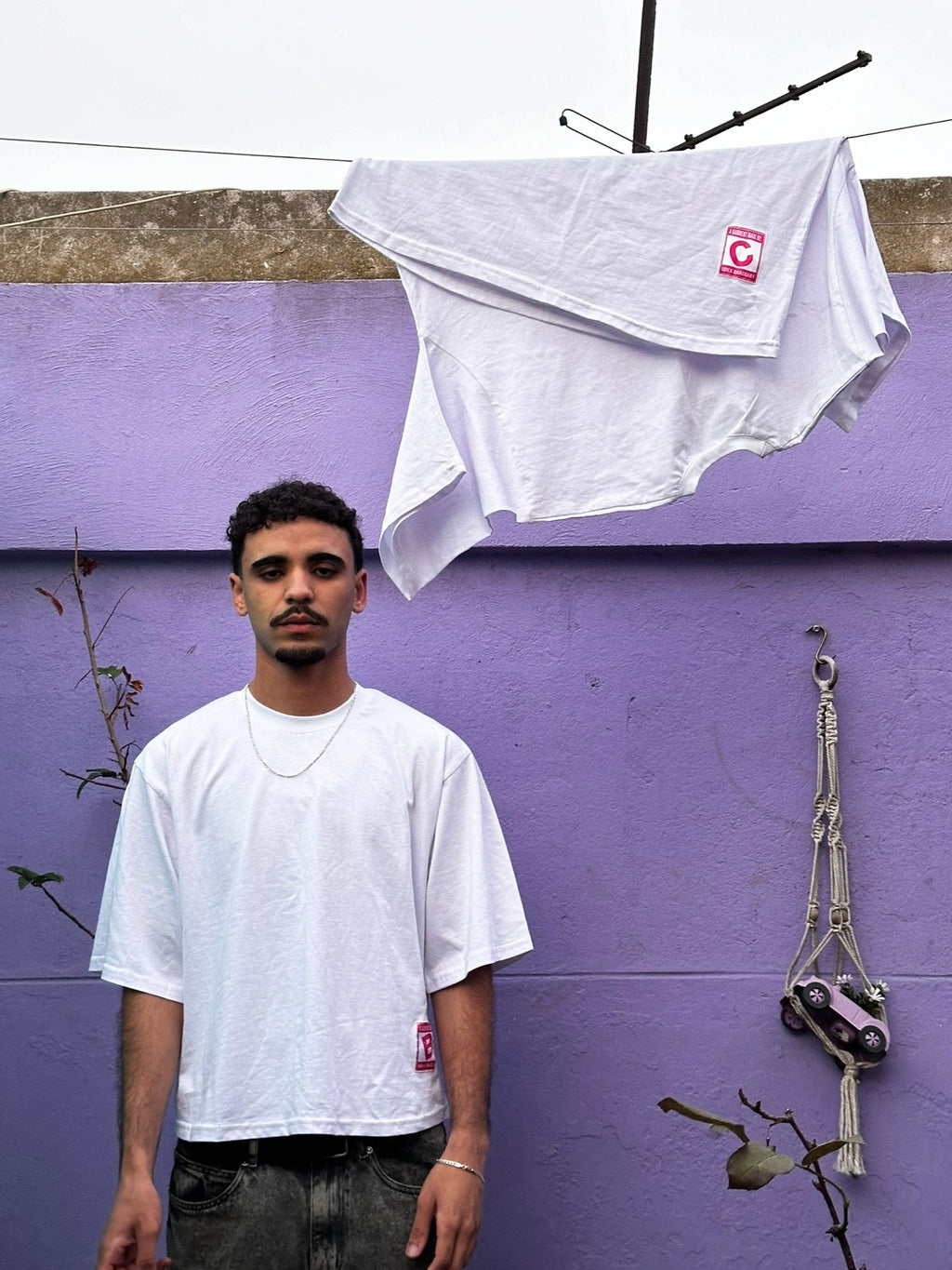 BLANK WHITE TEE